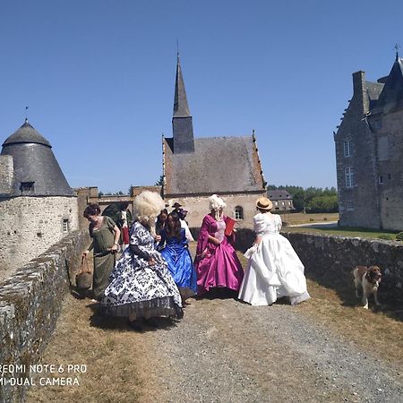 Chateau De Bourgon Montourtier Екстериор снимка